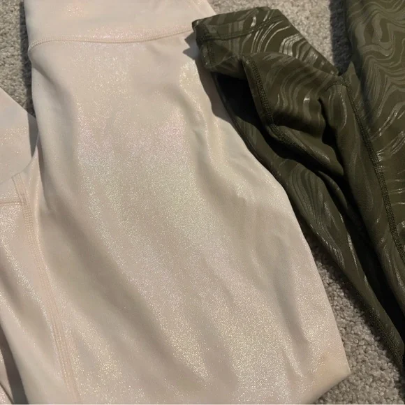 Stylish Fabletics Women's Cream and Green powerhold leggings - Picture 2 of 5